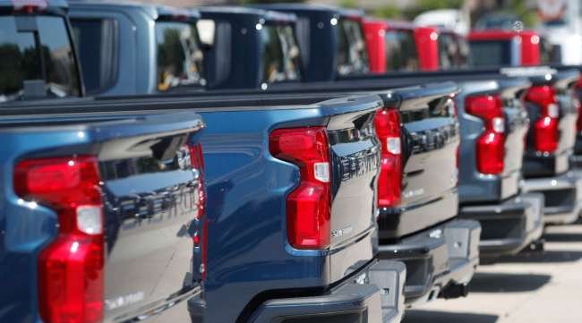 GM Recalls Hundreds of Thousands of Trucks and SUVs